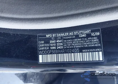 2010 Mercedes-Benz C 300 Luxury/Sport z USA, uszkodzony, nr VIN WDDGF5EB9AR102405